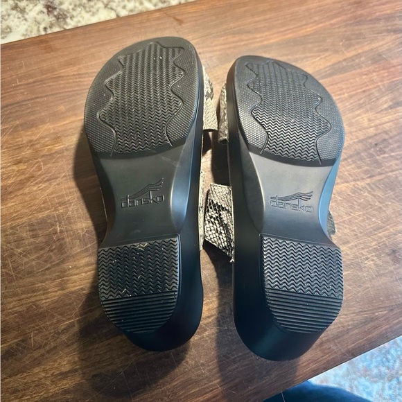 Dansko 39 sandals. Black white grey snakeskin. - Picture 3 of 5
